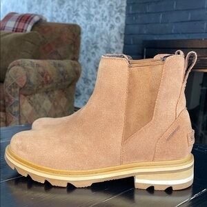 SOREL Lennox Chelsea suede booties.  Velvet Tan" colorway. Size 7.  EUC!!!!